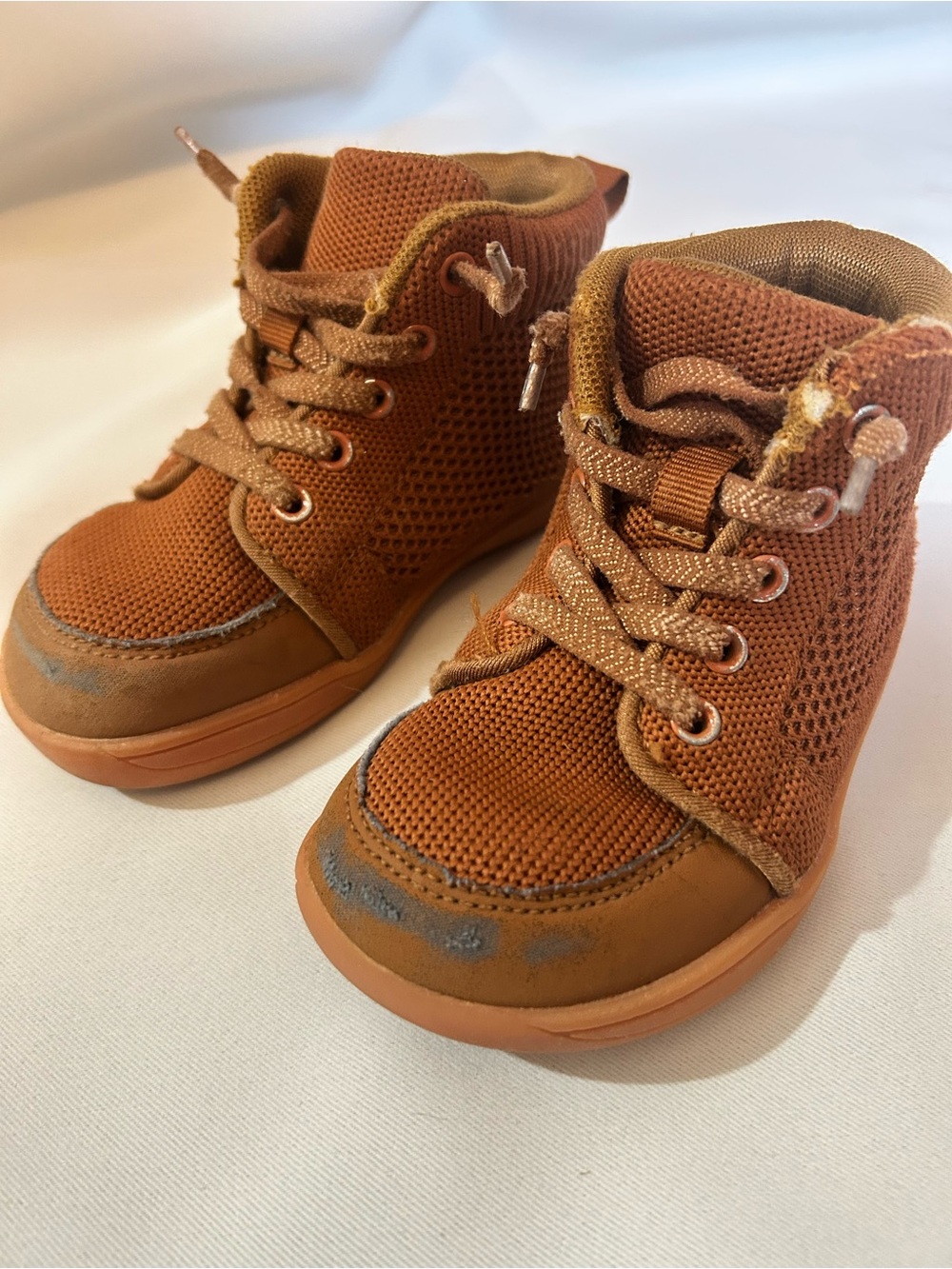 Kids Brown High-Top Mesh Sneakers - Breathable Comfort